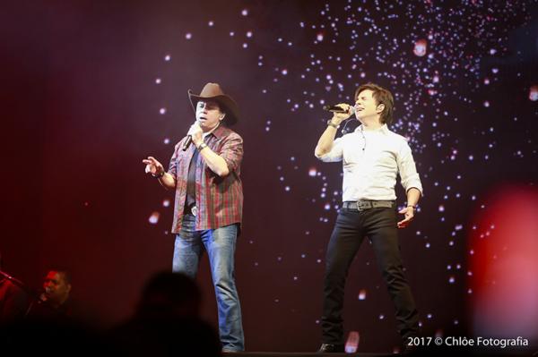 Show “Evidências” da dupla Chitãozinho e Xororó - Por: Beto Barreto