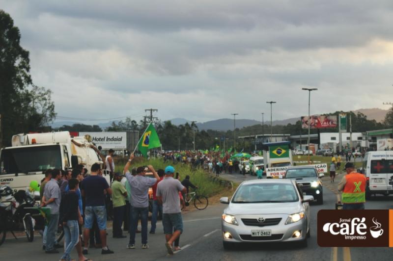 Greve de caminhoneiros em Indaial - 9º dia - Fotos: Rafael David