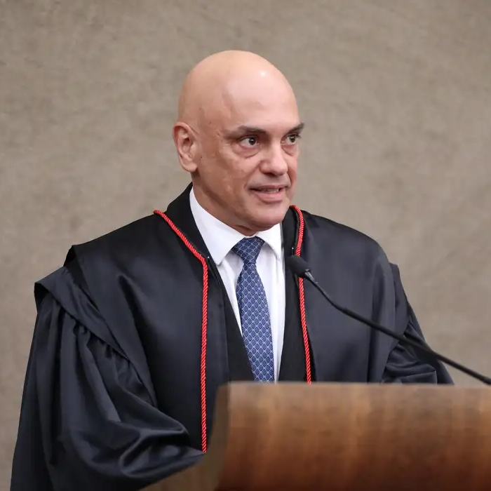 Moraes volta a defender regulamentação das redes sociais