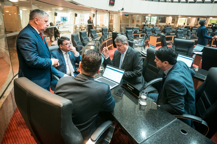 Melhorias na estrutura viária do estado dominam a sessão desta quinta (18)