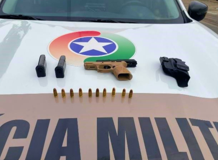 Motorista de BMW é pego com arma e munições em Indaial