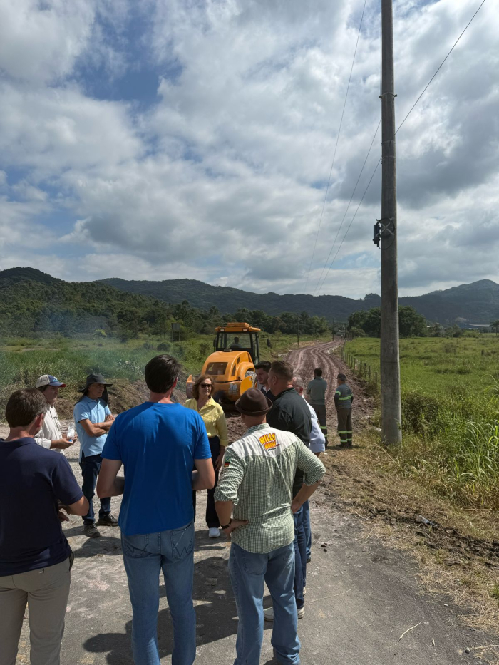 Prefeitura de Timbó conhece tecnologia para otimização de obras públicas com foco em segurança viária