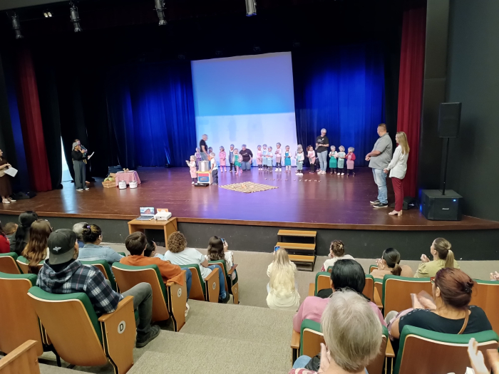 Formação para Auxiliares Operacionais reúne servidores da Rede Municipal de Educação de Timbó