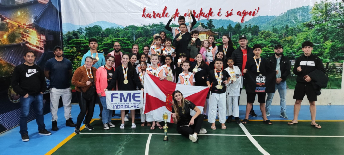 Equipe Dagurasu de Indaial conquista 37 medalhas e 2º lugar geral no Catarinense de Karatê