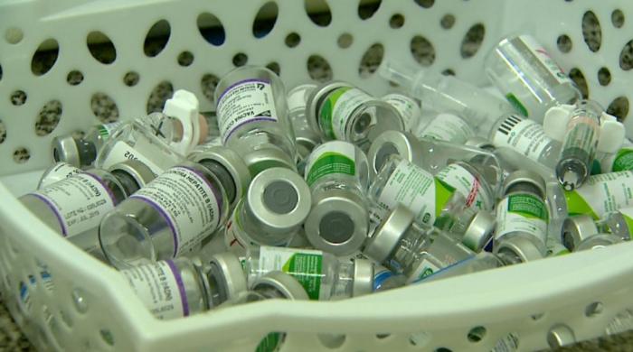 Caminhão com 15 mil doses de vacinas é roubado