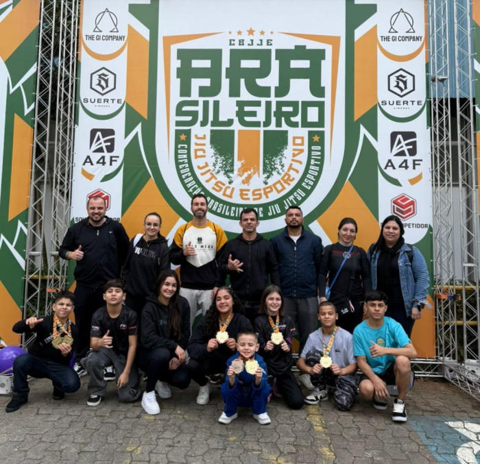 Atletas de Indaial conquista 8 ouros no Brasileiro Kids de Jiu-Jitsu em São Paulo