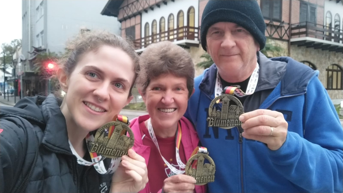 Atletismo de Indaial conquista pódios na 27ª Maratona de Blumenau