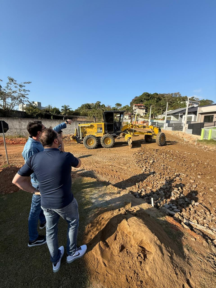 Comitiva da Prefeitura de Timbó faz vistoria em obras em andamento