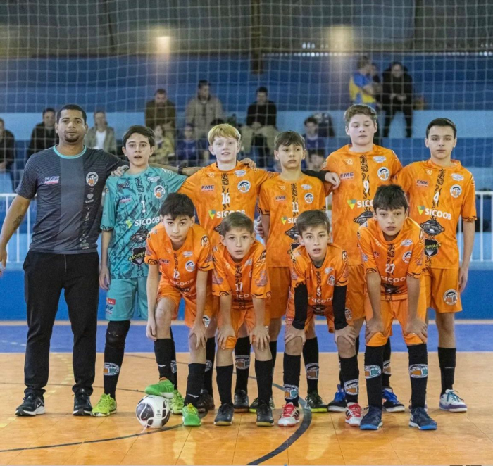Equipes sub-13 e sub-15 de Indaial garantem vaga na final do Campeonato de Rio dos Cedros