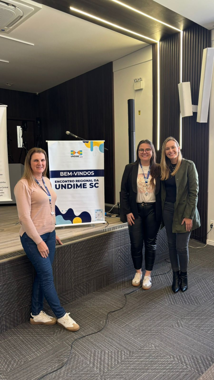 Timbó participa de Encontro Regional de Dirigentes da Educação