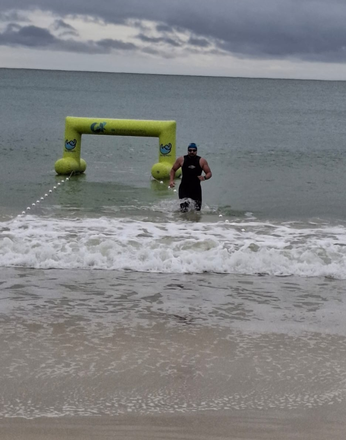 Atleta de Indaial se destaca em competição de natação em águas abertas