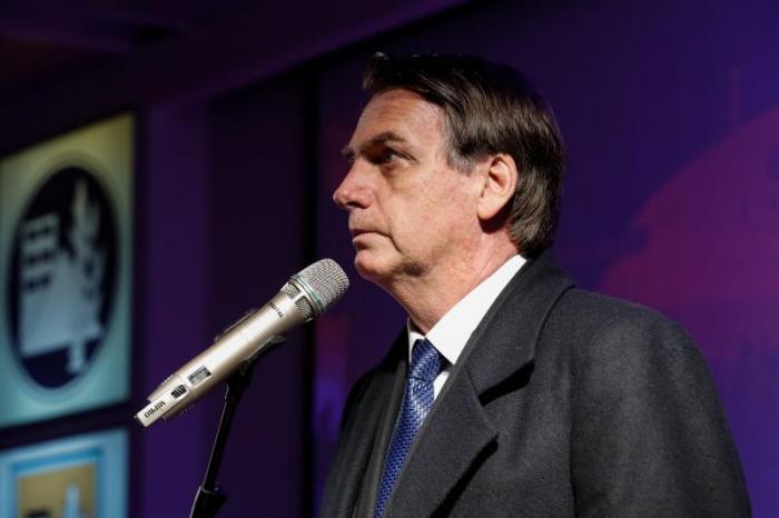 Bolsonaro propõe fim da política de aumento real do salário mínimo