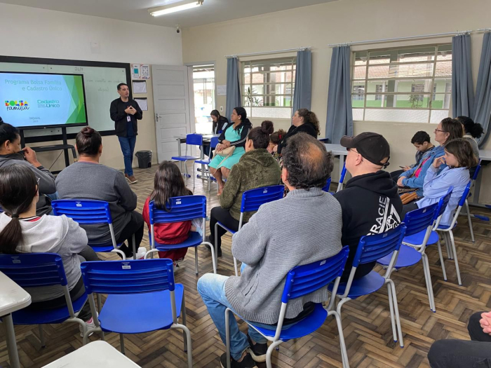 CRAS Nações realiza ação para orientar famílias sobre o Bolsa Família