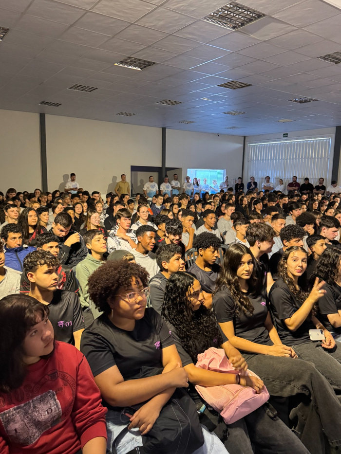 Indaial lança o programa “Conexões do Saber” com foco em tecnologia, inovação e futuro da educação