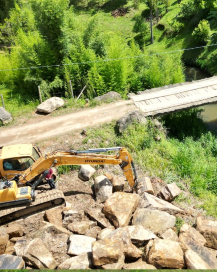 Secretaria de Obras inicia reconstrução da ponte na Estrada Geral Serra São João