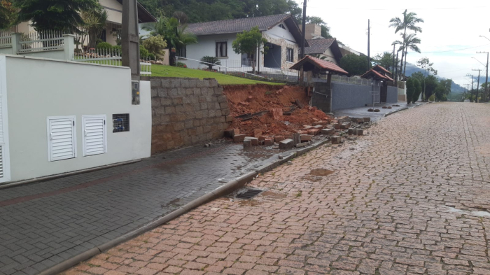 Defesa Civil de Timbó atualiza ocorrências registradas decorrentes do ciclone da terça-feira