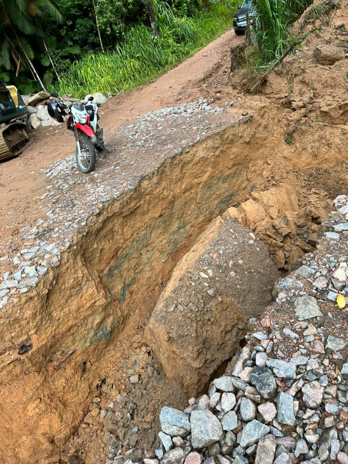 Prefeitura de Timbó atua na liberação de estradas da Mulde após fortes chuvas