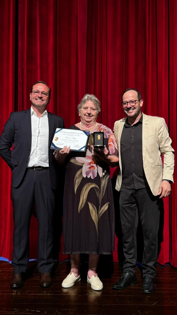 Timbó entrega Medalha de Mérito Cultural Lindolf Bell a dez homenageados