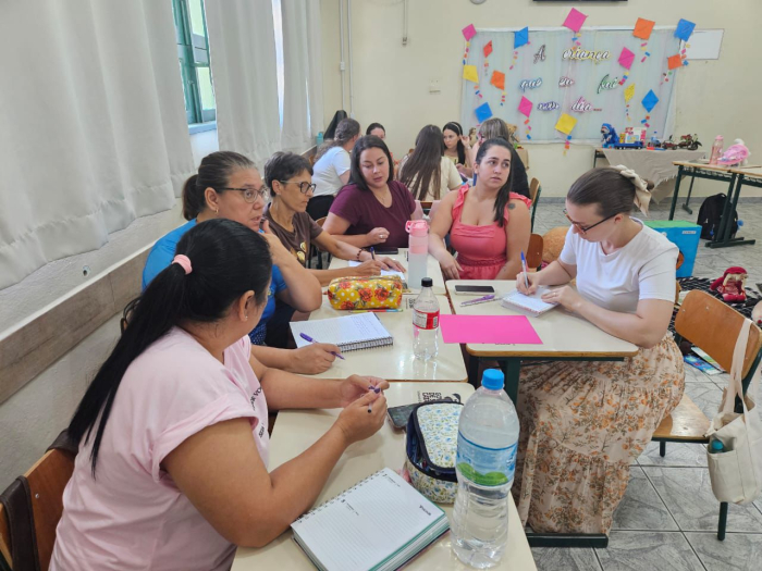  O município de Benedito Novo sediou um importante momento de formação, o Alfabetiza-SC