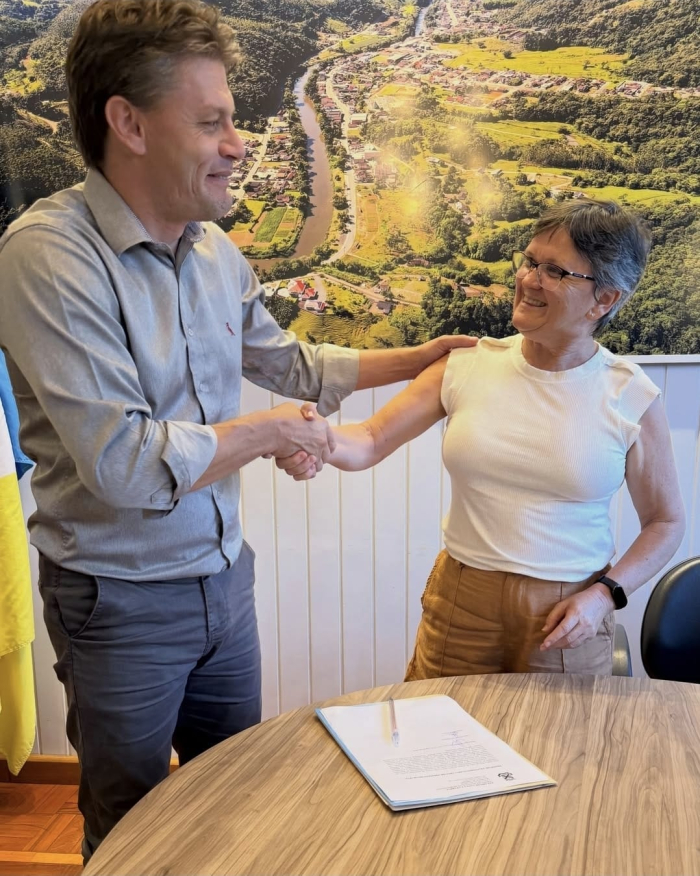 Nilza Maria Nones assume interinamente a Prefeitura de Benedito Novo