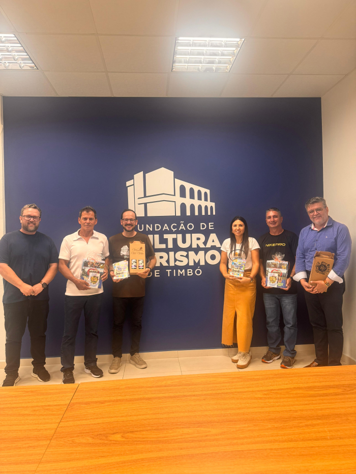 Representantes da Secretaria de Turismo de São José dos Pinhais realizam visita técnica à Fundação de Cultura e Turismo de Timbó