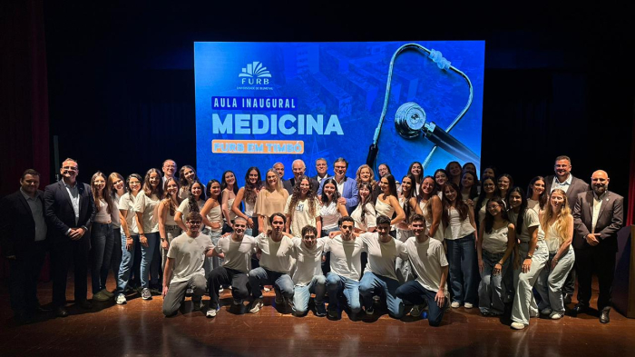Timbó vive marco histórico com aula inaugural do curso de Medicina da FURB