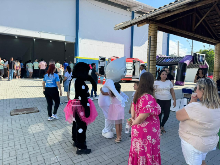 Prefeitura leva serviços ao bairro Encano Central com o programa Indaial em Movimento e inaugura reforma de escola
