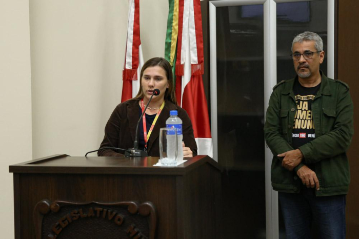 Serviço de Famílias Acolhedoras é assunto na Tribuna