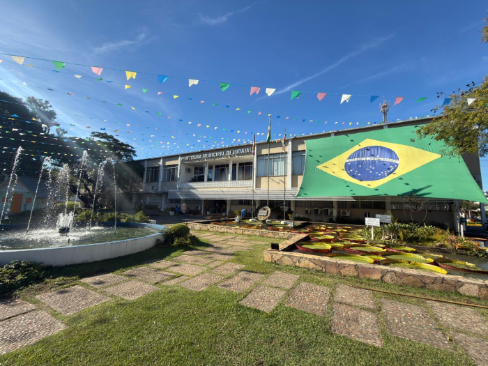 Praça da Prefeitura terá transmissão em telão do jogo do Brasil nesta sexta-feira (19)
