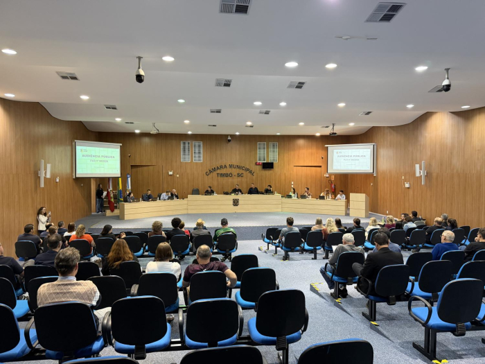 Vereadores, Prefeitura e comunidade timboense discutem projeto de lei que regulamenta execução e padronização das calçadas no município