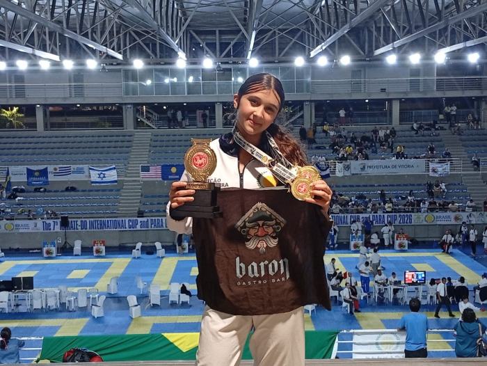 Atleta de Indaial conquista dois ouros e um bronze no Mundial de Karatê
