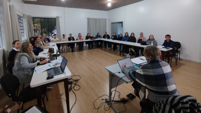 Prefeitura de Pomerode institui o Fórum Municipal de Educação para fortalecer a participação social na gestão escolar Prefeitura de Pomerode institui o Fórum Municipal de Educação para fortalecer a participação social na gestão escolar