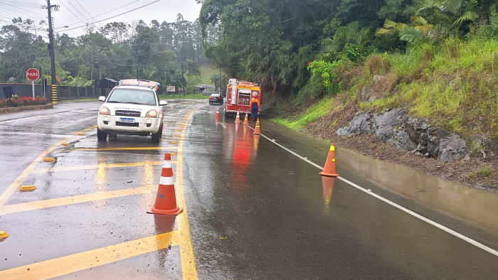 Boletim da Defesa Civil: Pomerode registra ocorrências devido às fortes chuvas e monitora elevação do Rio do Testo