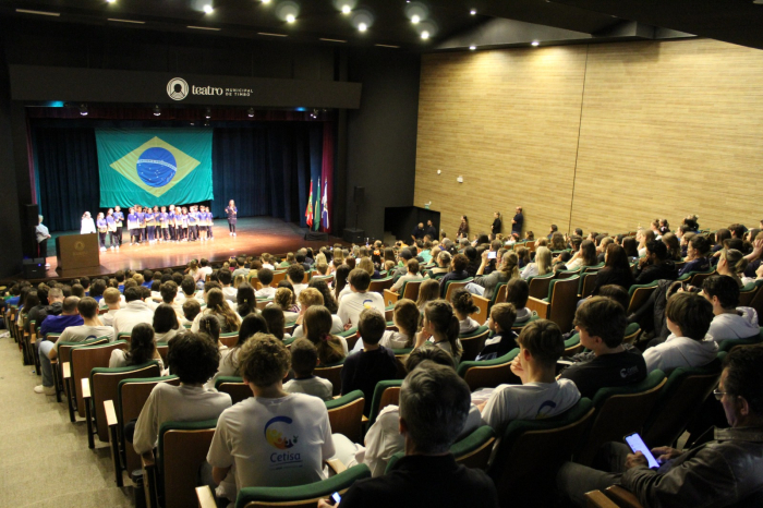 Timbó inicia Semana da Pátria 2026 com cerimônia de hasteamento das bandeiras e programação no CIC