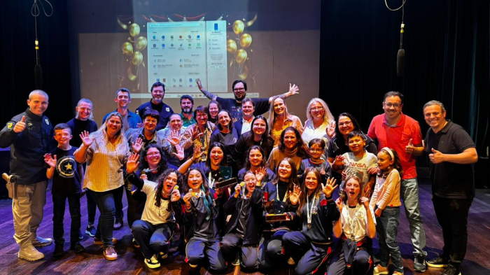 Escola Municipal São Roque, de Timbó, conquista 1º lugar no FETRAN com peça teatral