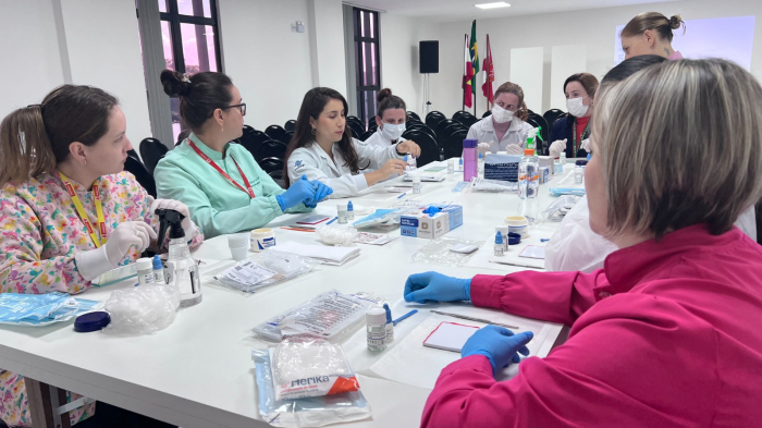 Indaial recebe capacitação em Tratamento Restaurador Atraumático para profissionais da saúde bucal
