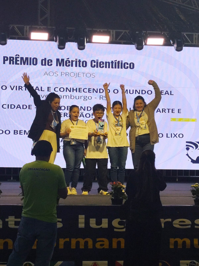 Estudantes e professora da rede municipal de Indaial são premiados na 11ª Febic
