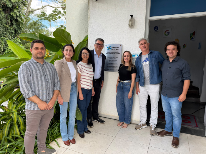 Timbó homenageia professor Tibério Valcanaia com nome em prédio da Educação