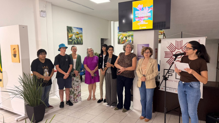 Exposição de pintura dos alunos do Programa SensibilizArte segue aberta para visitação na FIC