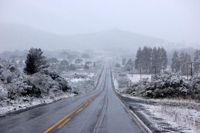 Agosto pode começar com neve em SC