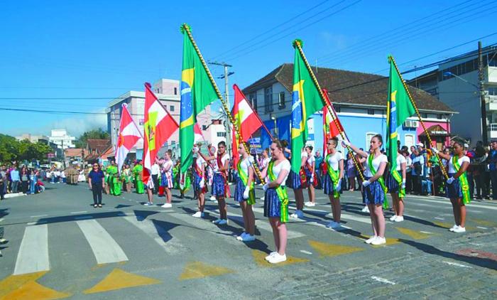 Marcha soldado, cabeça de papel...