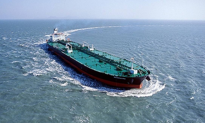Navio Bouboulina é o responsável pelo vazamento do óleo que atinge o Nordeste