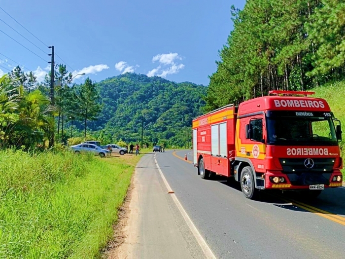 Rio do Cedros declara situação de emergência e bloqueia acessos