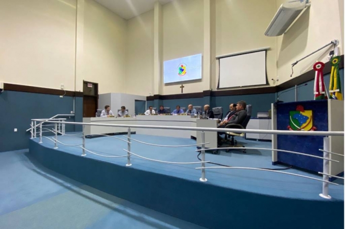 Projeto de Lei sugere reduzir salários de vereadores em 30%