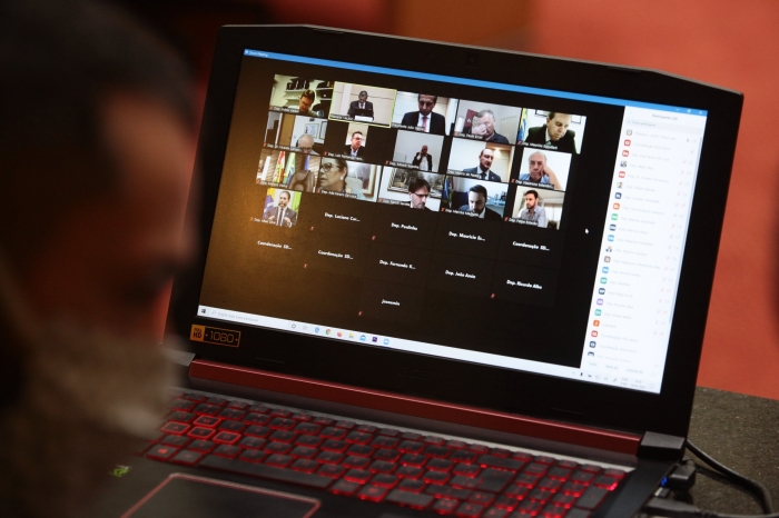 Projeto prevê internet grátis para acesso a aplicativos de ensino