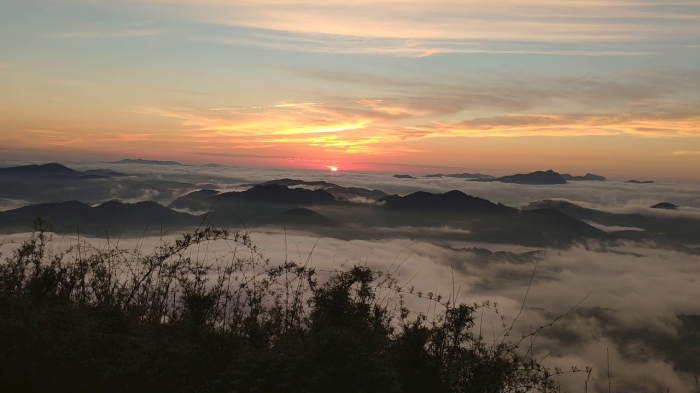 Sábado deve ser de sol e aquecimento à tarde em SC