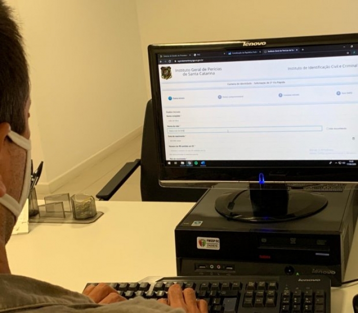 Catarinenses podem solicitar segunda via da carteira de identidade pela internet