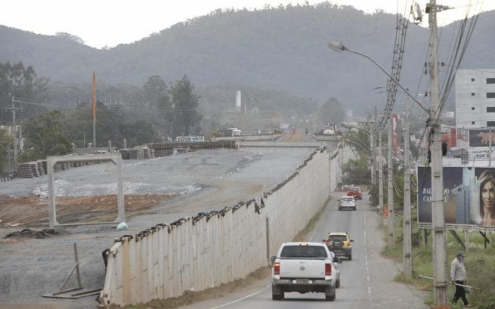 Ministro da Infraestrutura diz que está satisfeito com ritmo da duplicação da BR-470