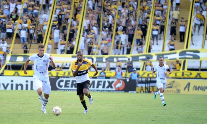 Dois jogos marcam a volta do Campeonato Catarinense em meio à pandemia