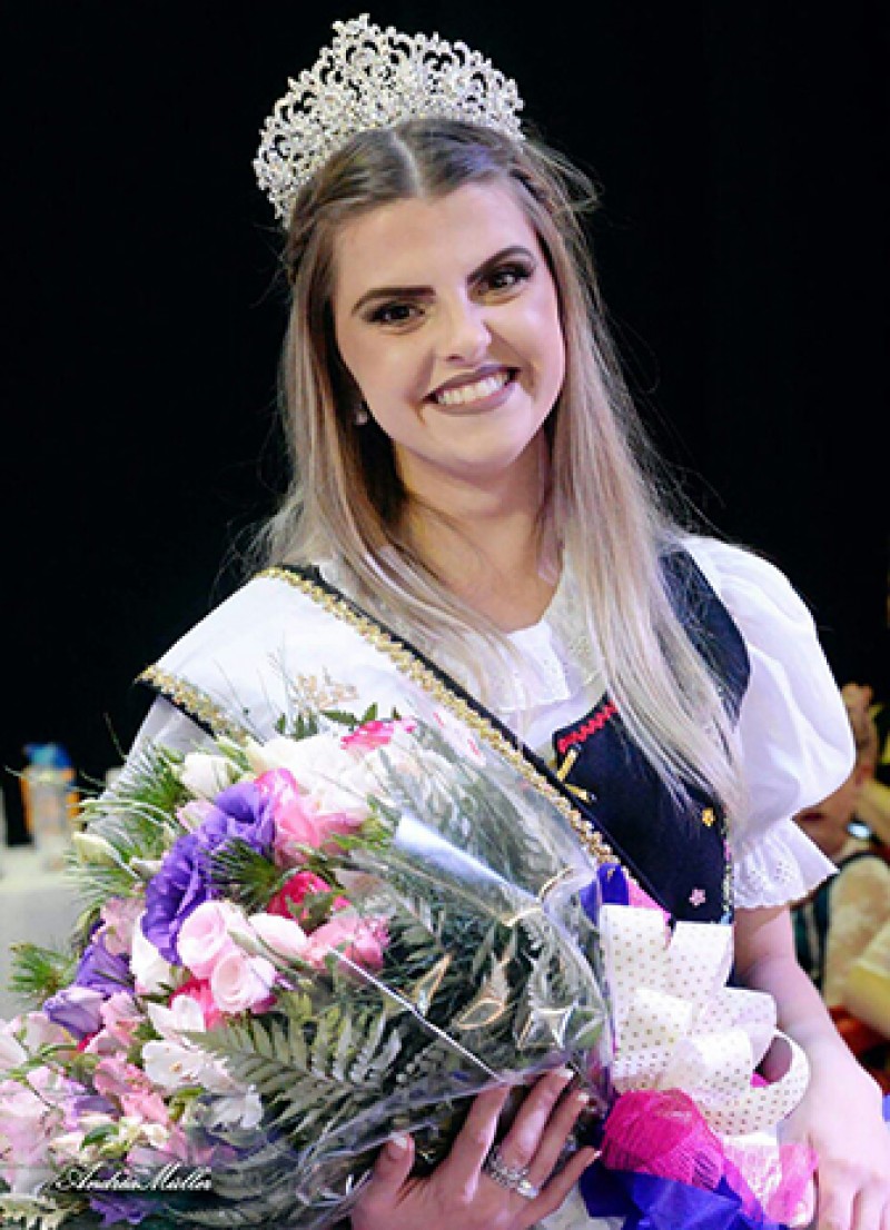2ª Princesa: Iara Carolina Weiss, 22 anos (Foto: Andréa Müller)